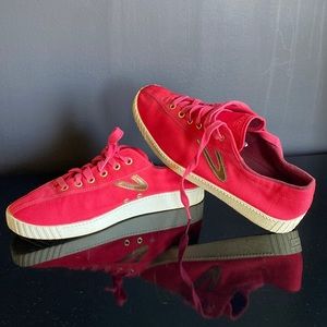 Retro style red shoes with gold detail good condition